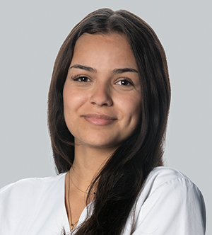  Leona Gashi